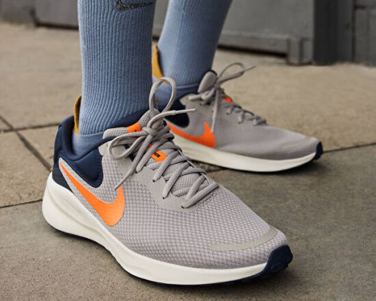 REVOLUTION 7 - Nike (1)